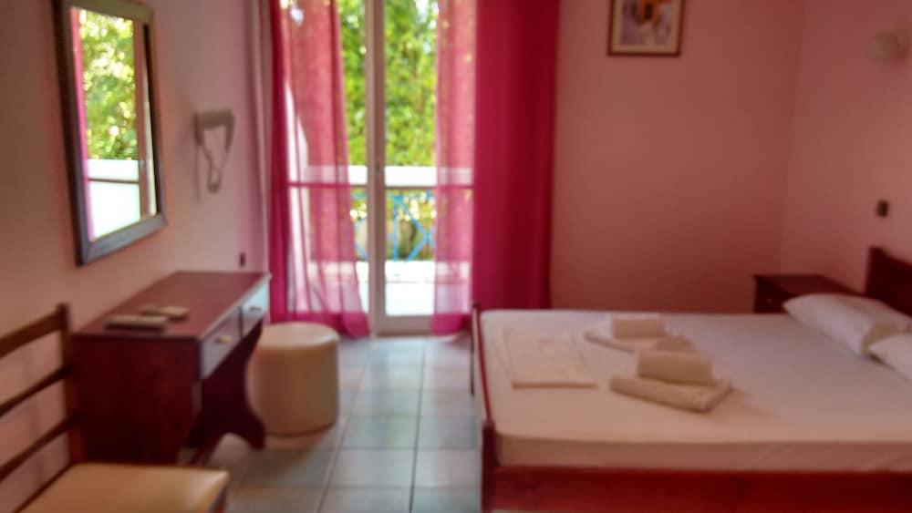 Francisco Beach Hotel Agios Andreas  Exteriér fotografie